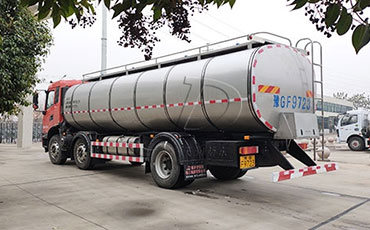 從“懷疑”到“推薦” 湯經(jīng)理的鮮奶運(yùn)輸車升級(jí)之路